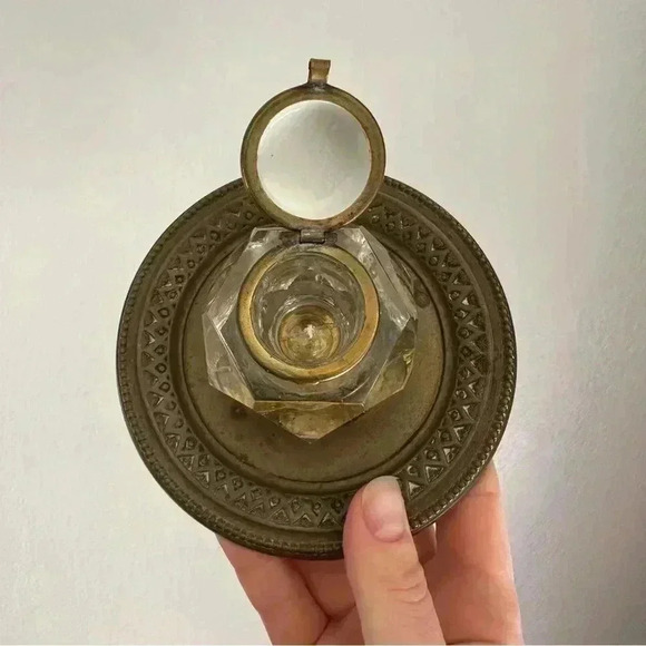 Rare Signed Antique Angelica Kauffman Inkwell Glass Jar on Brass Tray - Picture 12 of 13